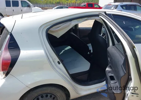 2015 Toyota Prius C One z USA, uszkodzony, nr VIN JTDKDTB36F1096760